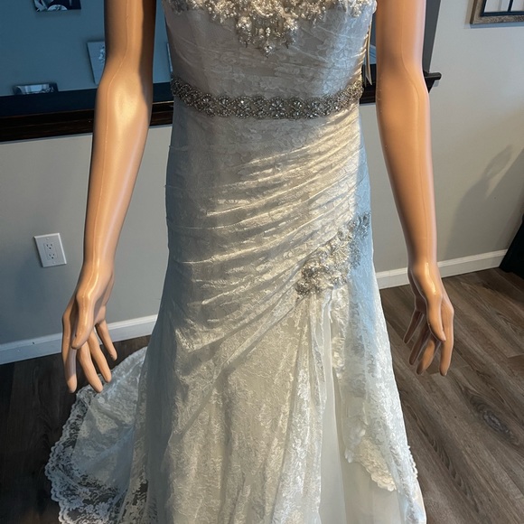 Wedding dress size 6 new with tags - Picture 7 of 15